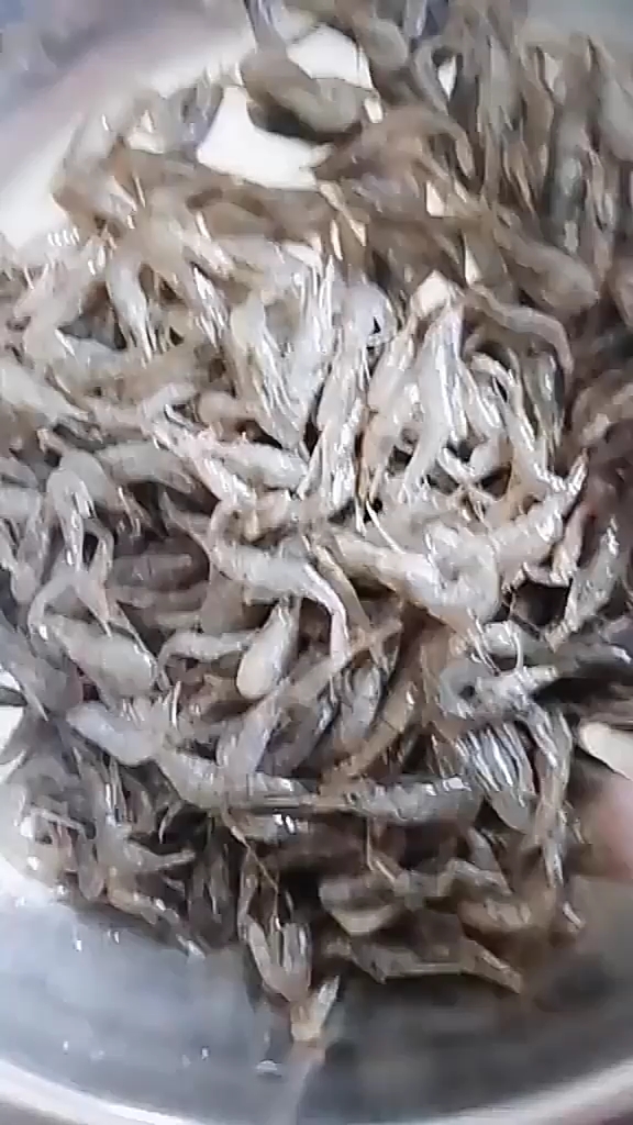 简单易做的家常菜:油炸小河虾上集
