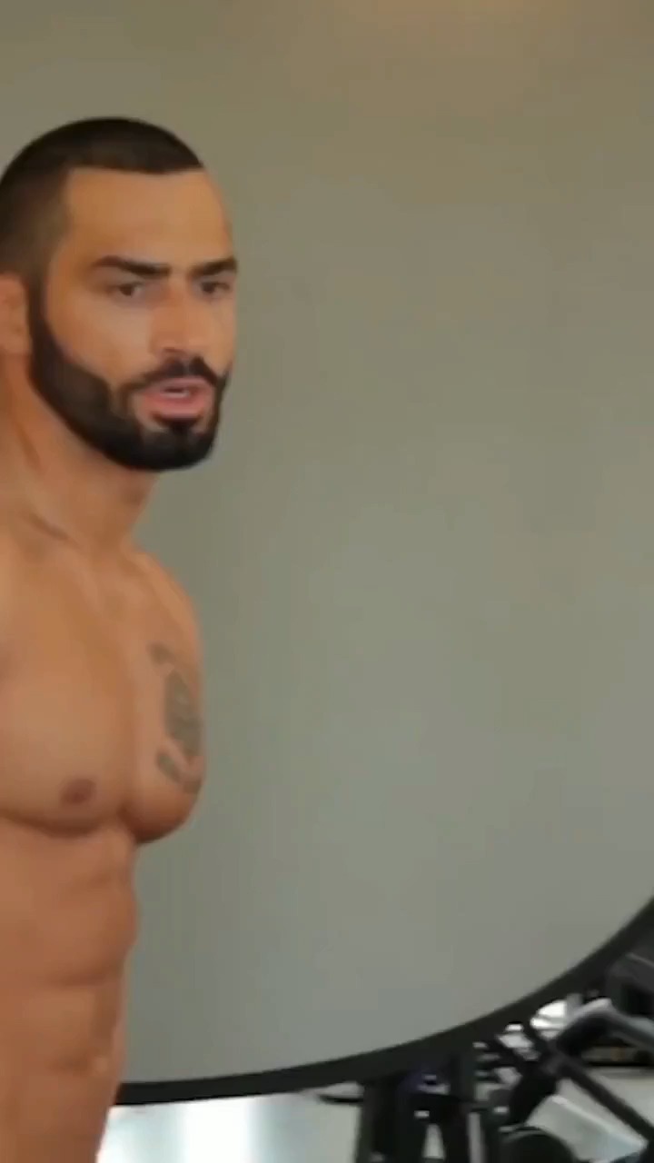 停练多可怕?国际男模停练月胖成球,女友转投肌肉男。