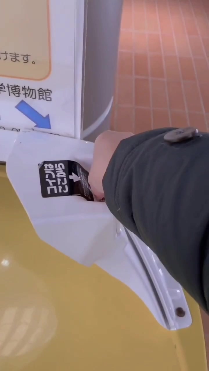 这捐款箱太有创意了