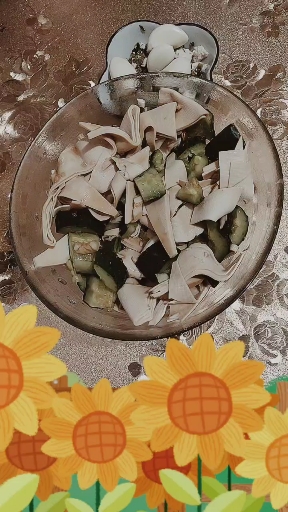 黄瓜豆腐皮。凉拌。