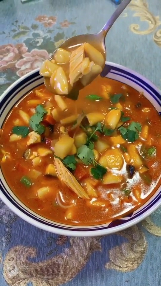陕西烩麻食做法,冬天来一碗热气腾腾的烩麻食,浑身都暖和起来了,味道特别好