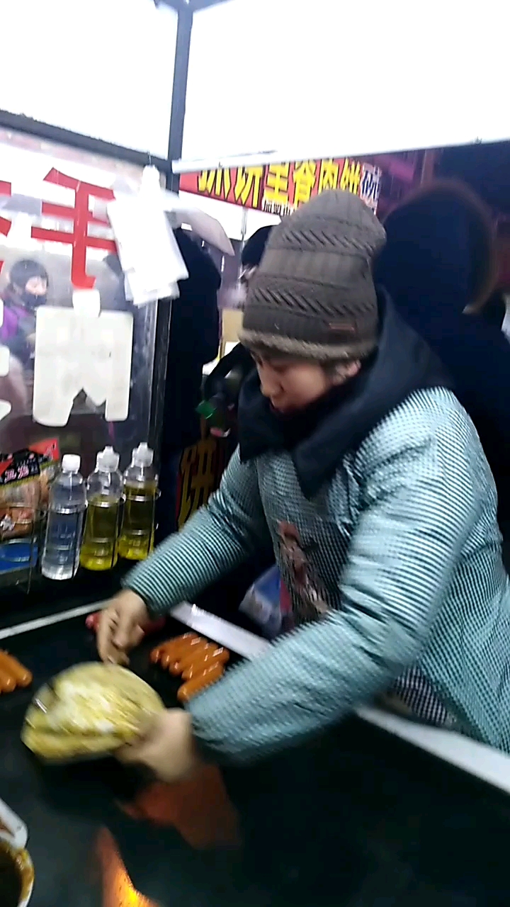 手抓饼卷烤冷面 