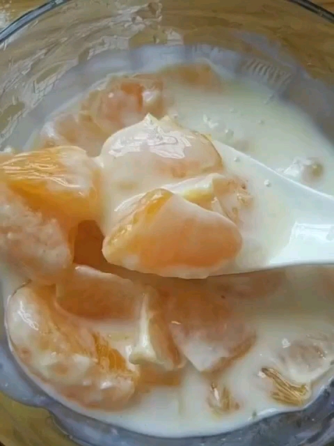 #舌尖上的美食#小孩子非常爱吃的橘子奶昔,酸甜可口,快来试试看吧