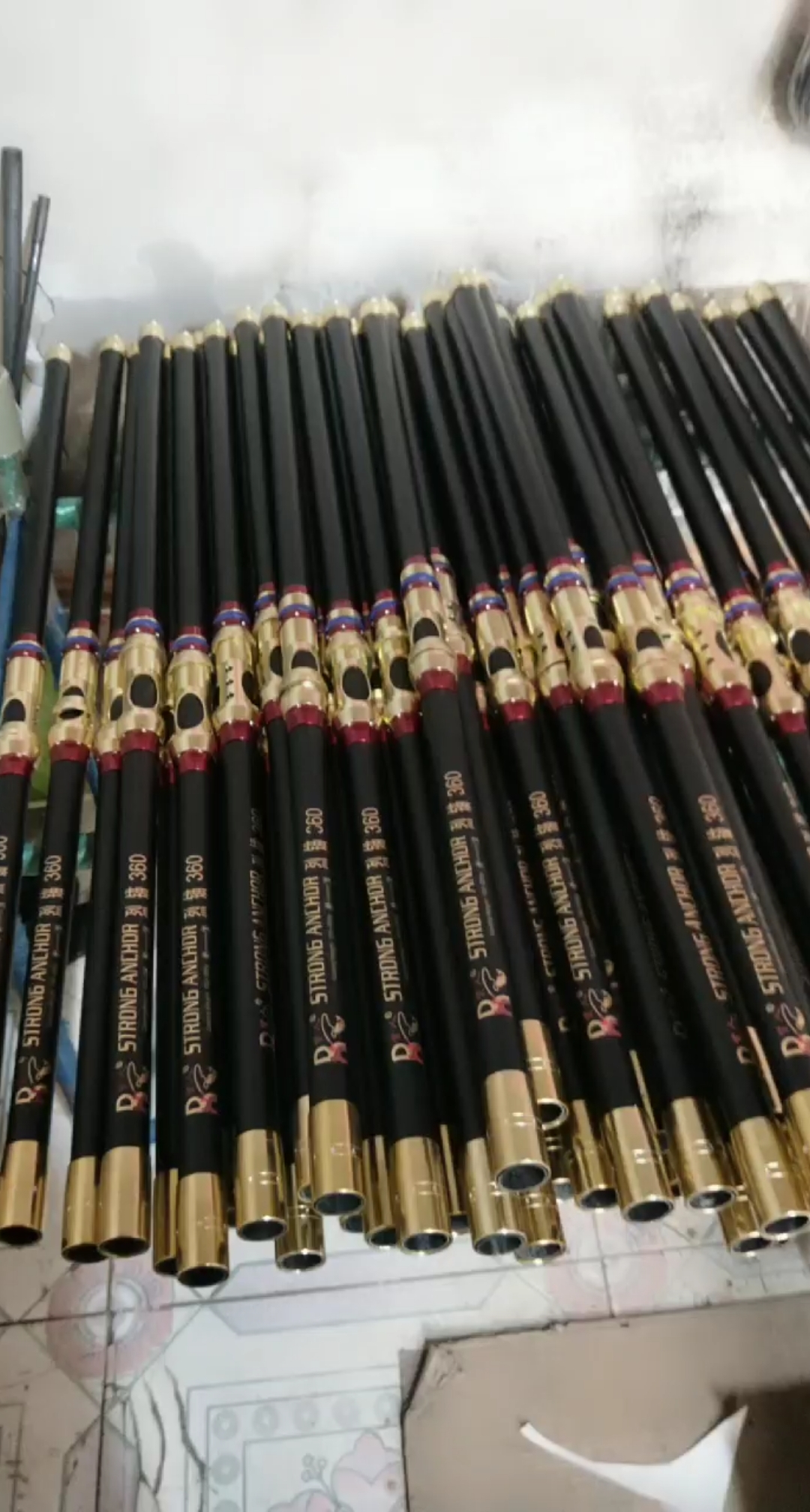 #威猛霸气钓鱼人#巨物锚竿组装中