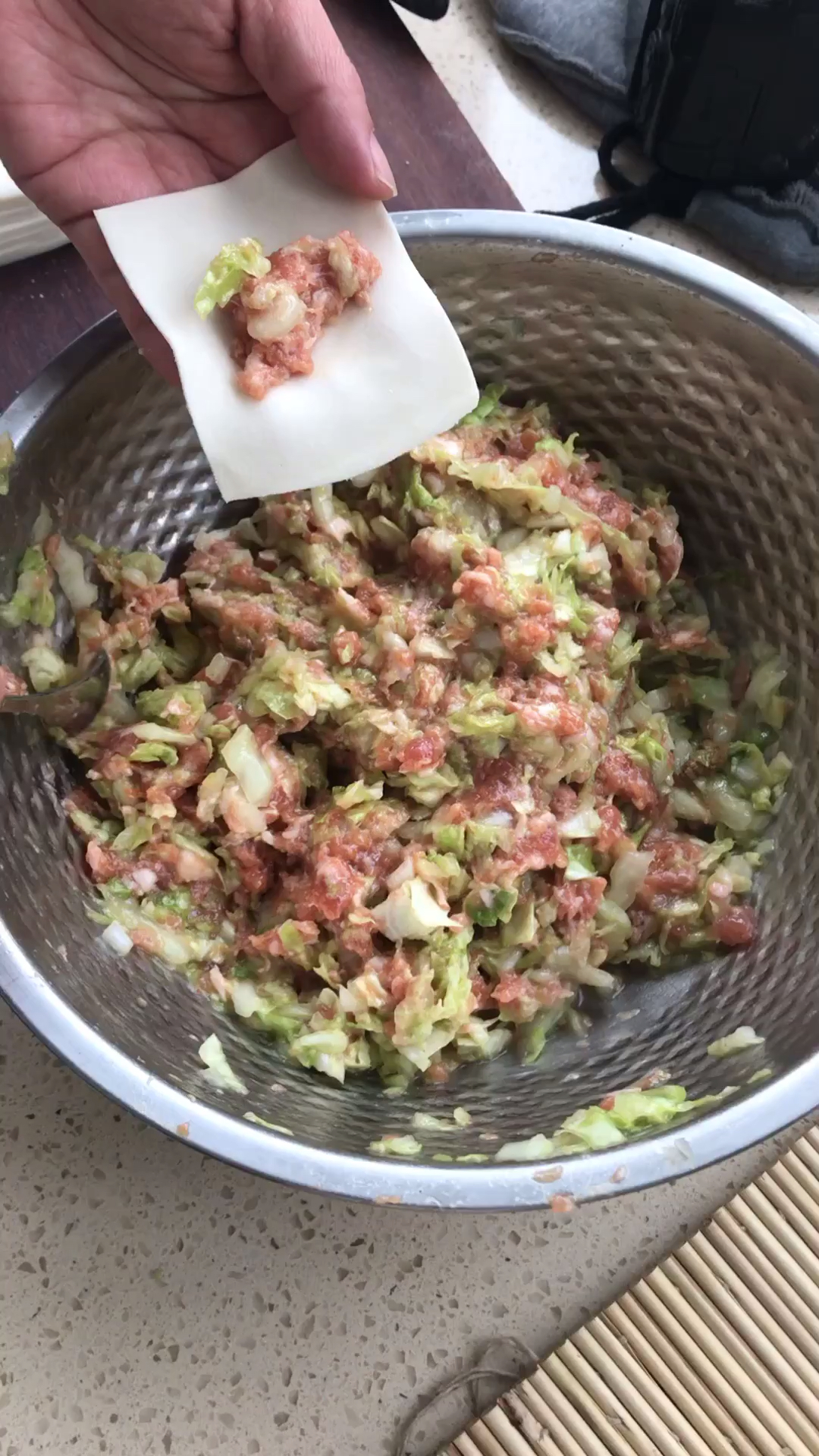阿姨竟然用方形饺子皮包元宝饺! 