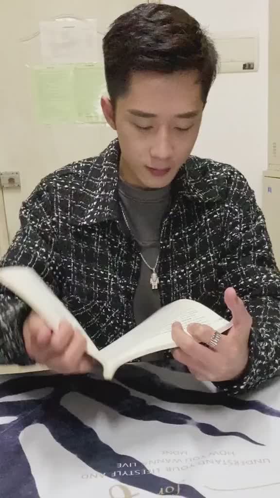 吃鸡游戏用英语怎么说一点要看完呦沙雕 搞笑 帅哥 