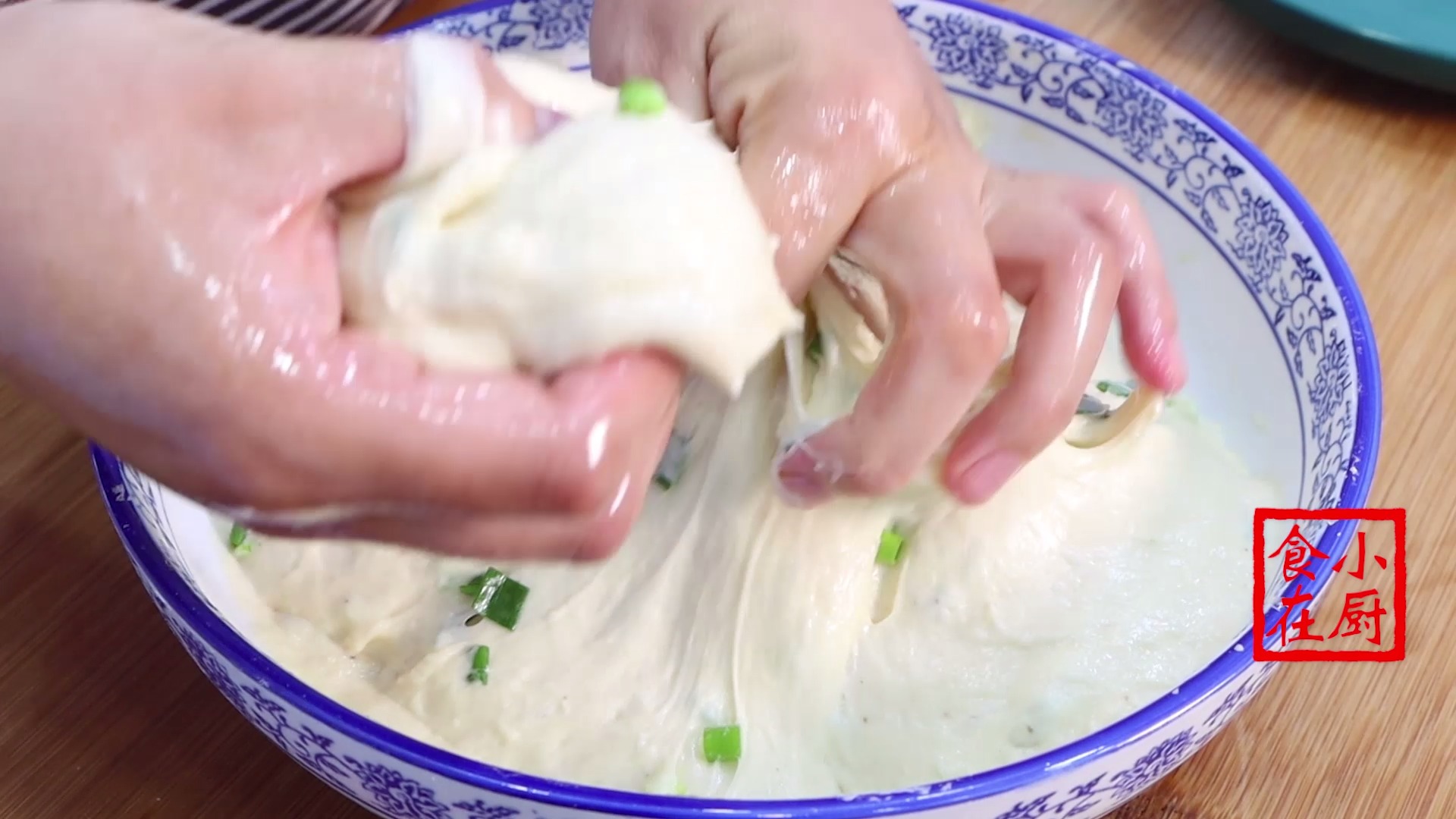 #自制美食#早餐别吃油条了,学会这样做一抻一拉,3分钟出锅,比油条还好吃