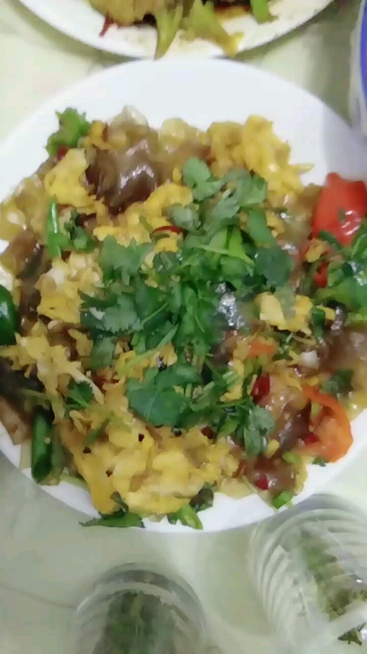 鸭蛋炒粉皮