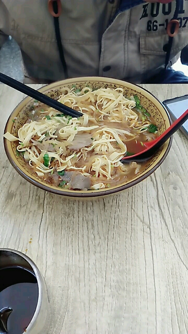 美美的牛杂粉丝汤