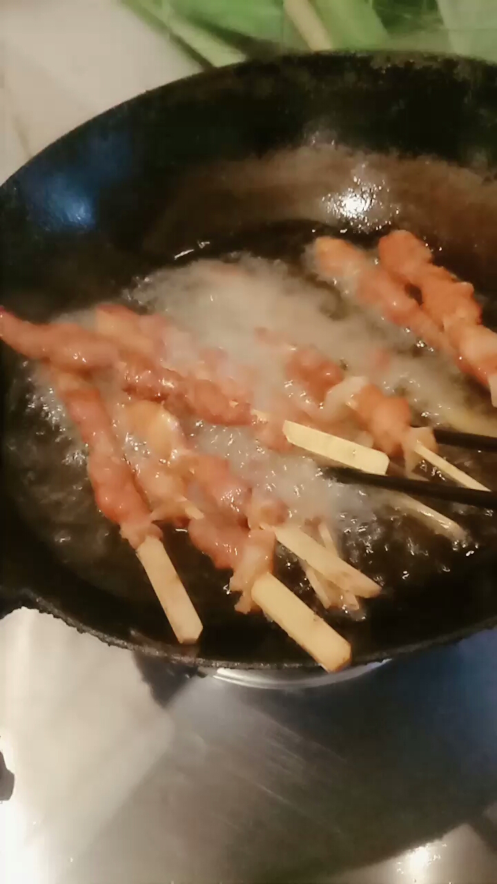 炸骨肉相连 