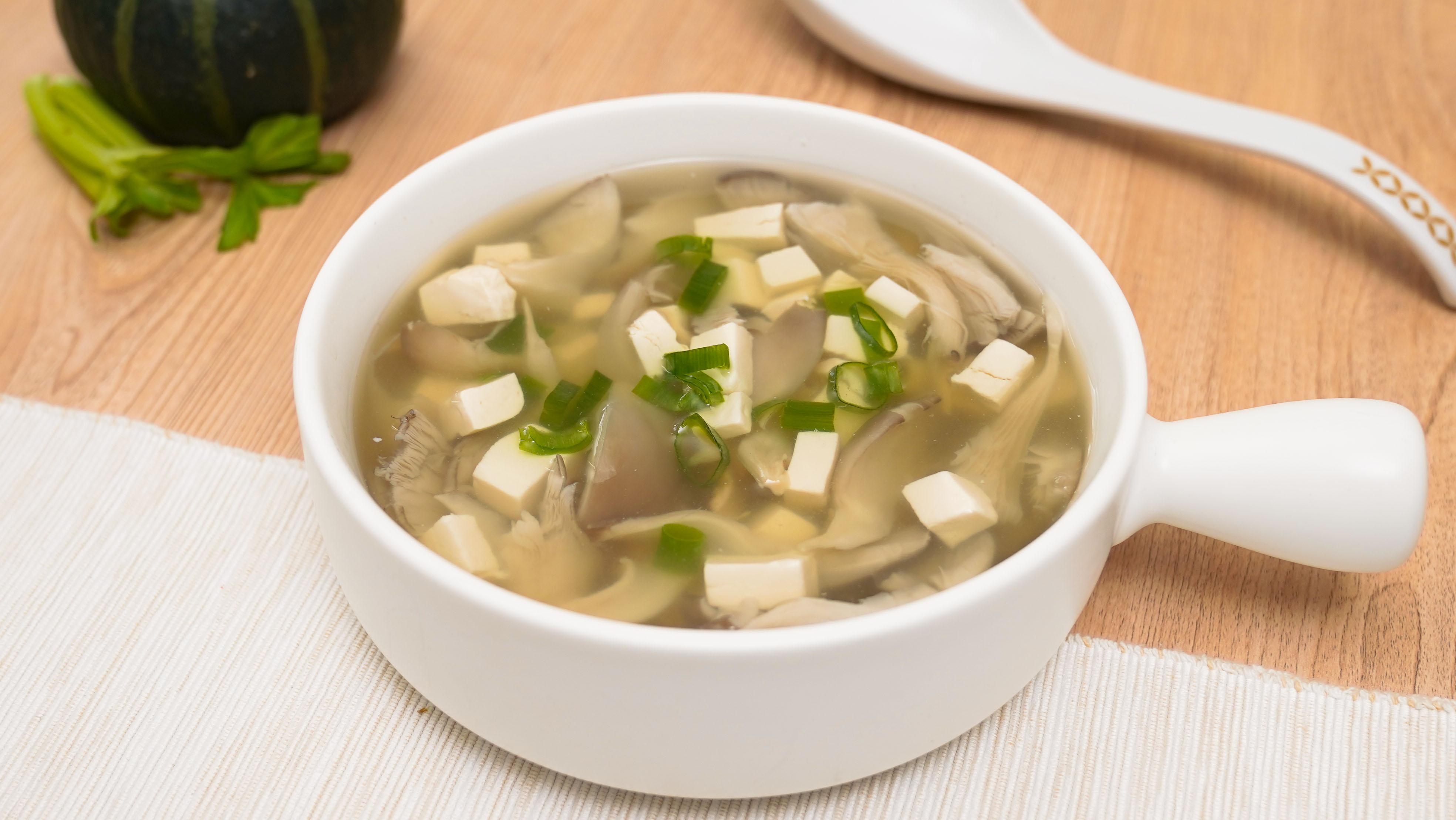 孕期没胃口的孕妇试试这道汤,丰富的蛋白质和钙,能增强免疫力哦