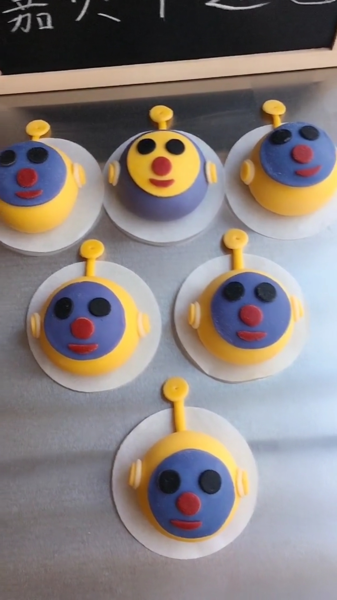 #赵孟楷书#宝宝的晚餐,可爱的天线宝宝。