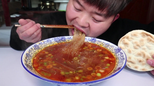 #我要上热门#鸭血粉丝汤