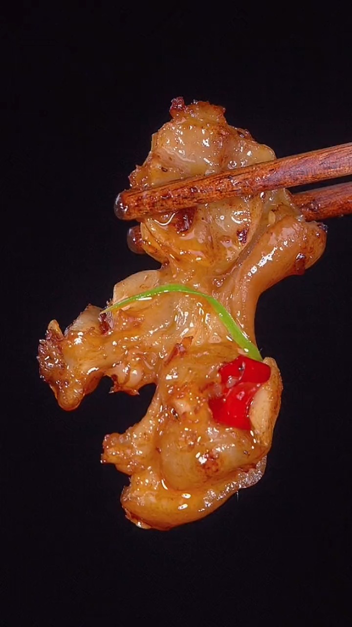 这样做的小炒猪蹄,香辣有味,好吃又下饭!# 家常菜