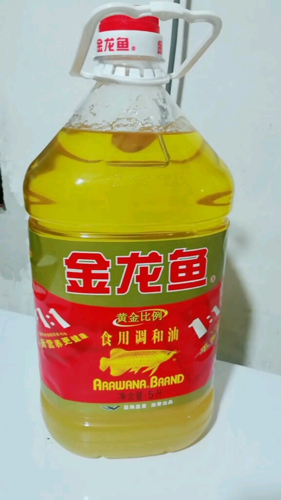 #生活小妙招#买食用油看到这三个字一定不要买 调和油,黑心商贩会动手脚,吃了身体会不健康!