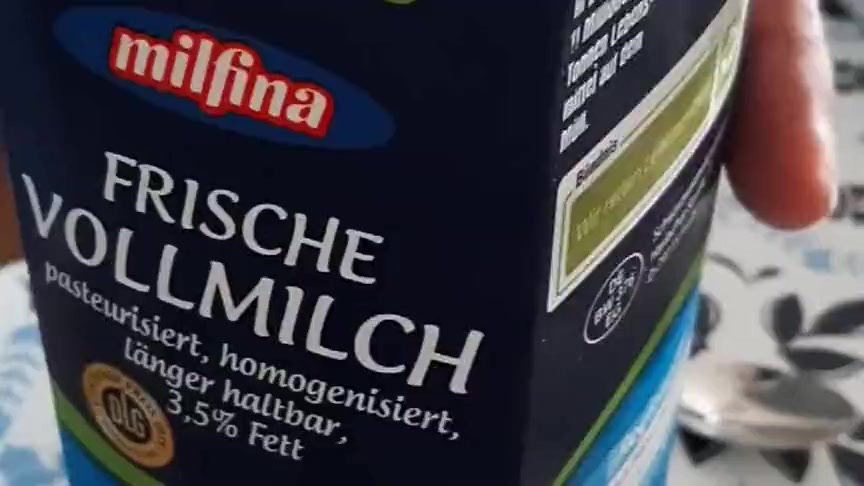 #搞笑段子#德国人的早餐未必都是面包,看到碗里的谷物片之后,突然感到眼前一亮!