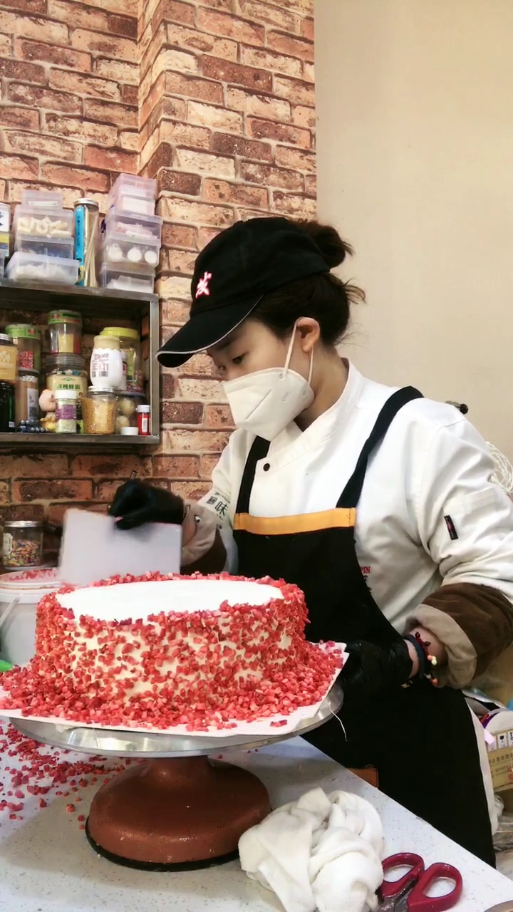 草莓粒水果蛋糕教程来袭