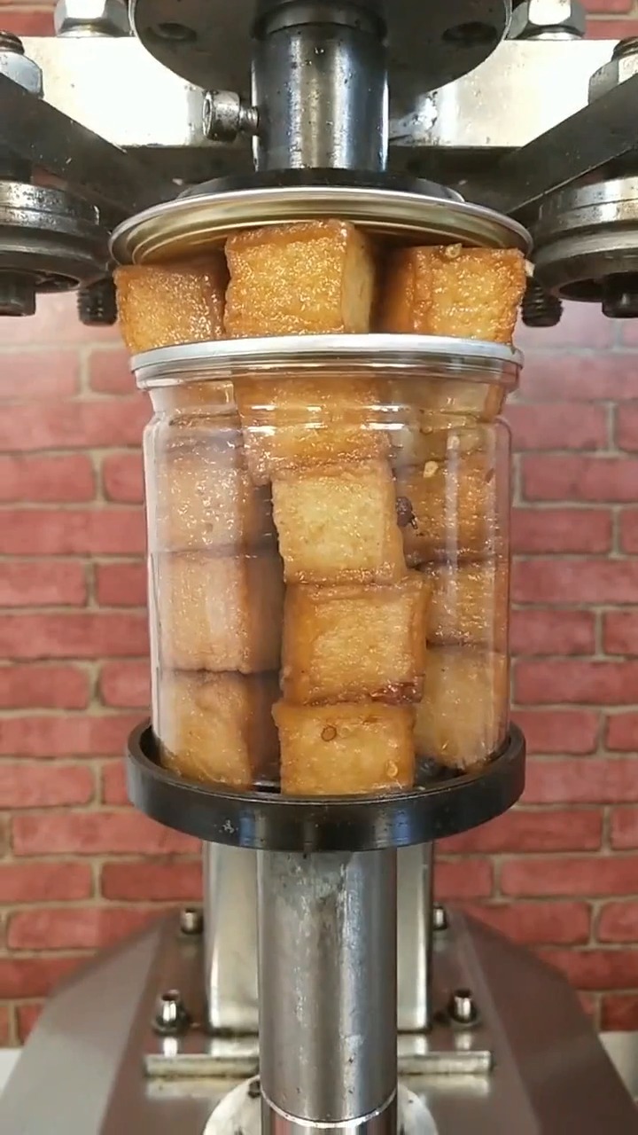 #娱乐#鱼豆腐的正确吃法,还有这操作,太会玩了!