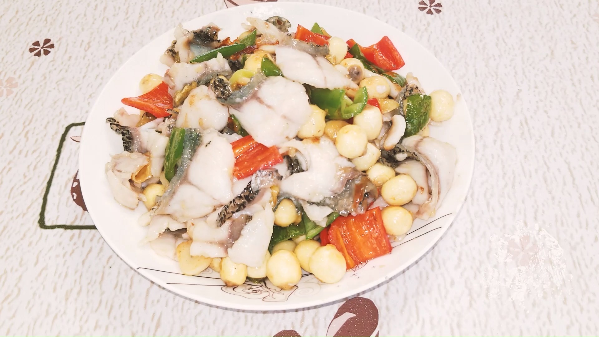#美食#正是莲蓬最甜时,做一份香莲鱼片,莲子清香回甘,鱼肉滑嫩Q弹