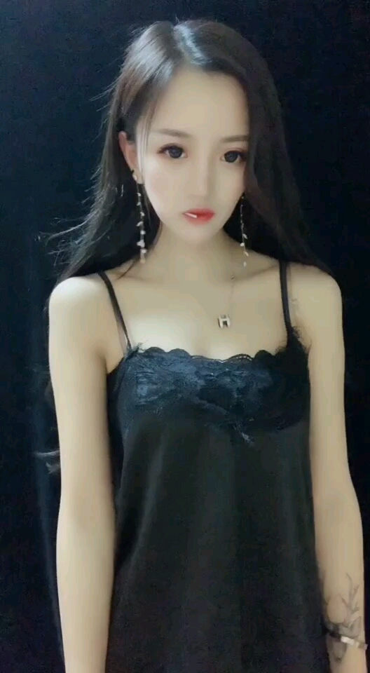 吃棒棒糖的女人真妩媚!