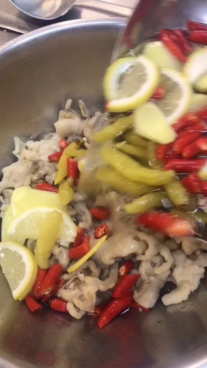 泡椒无骨凤爪这样做老好吃了