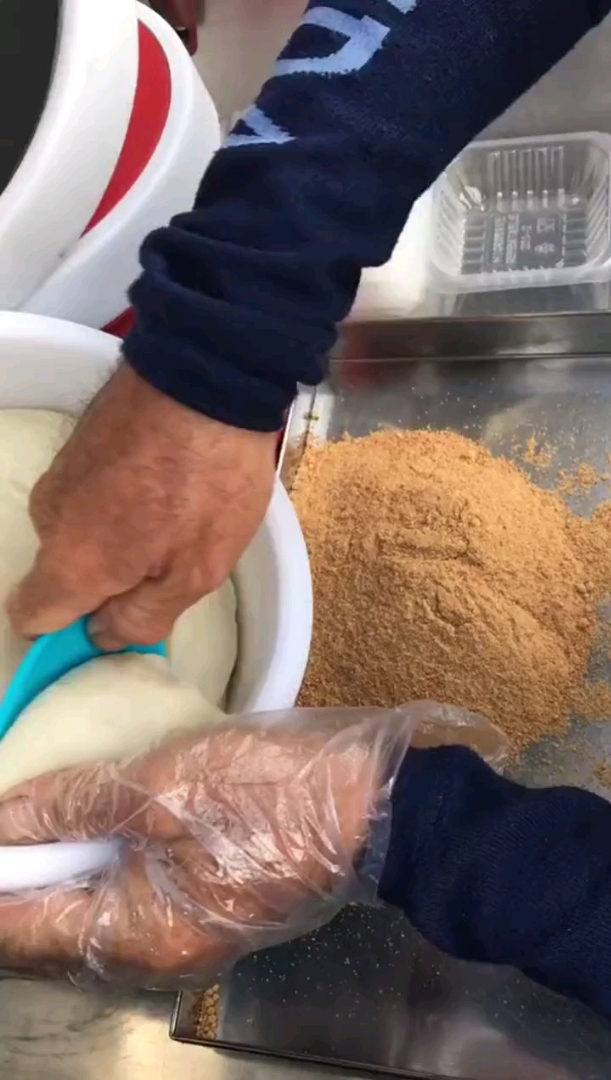 槟城街头类似“驴打滚”的小吃