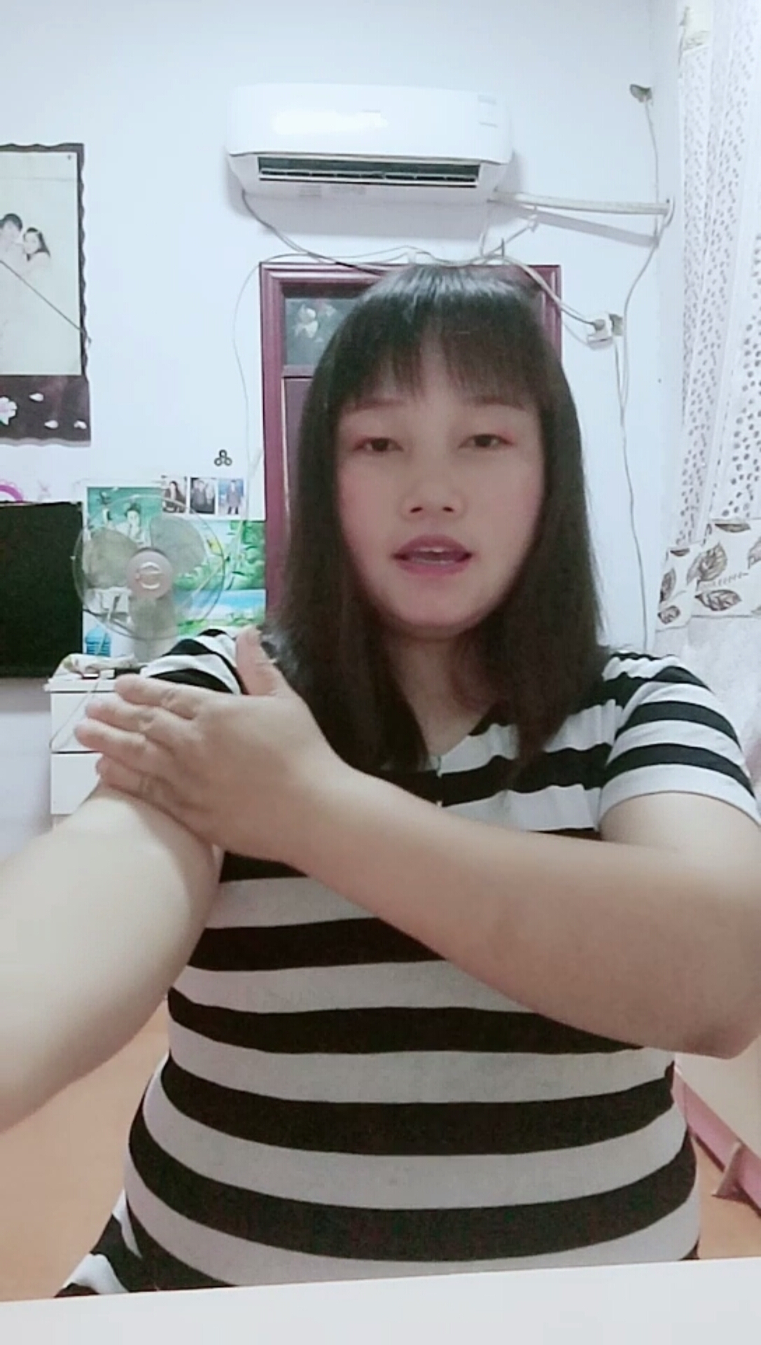 幼儿手指操!水萝卜水萝卜切切切,包饺子包饺子捏捏捏,好孩子好孩子顶呱呱呱!