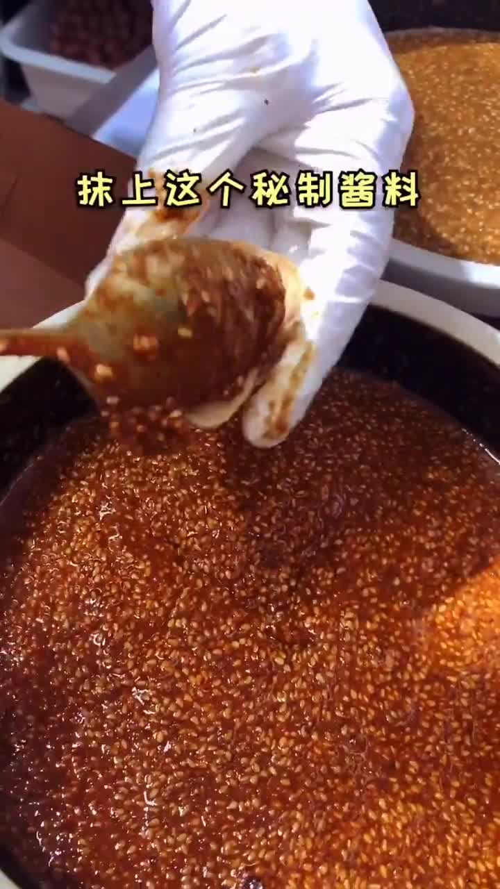 一盒十几块还有小馒头可以带走哦!超爱一口肠和花枝墨鱼丸～