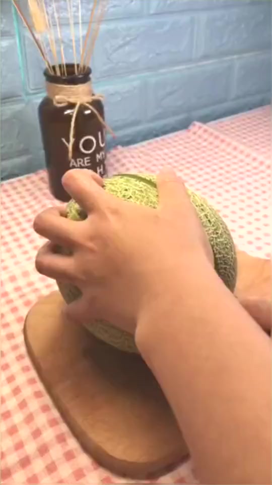 #搞笑段子#哈密瓜奶昔做法,清凉一夏,比奶茶好喝不止10倍