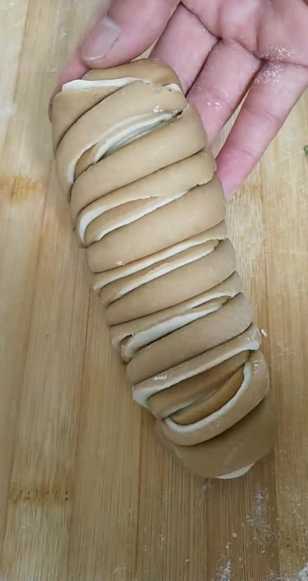 毛毛虫花样面点做法简单。好吃好看。