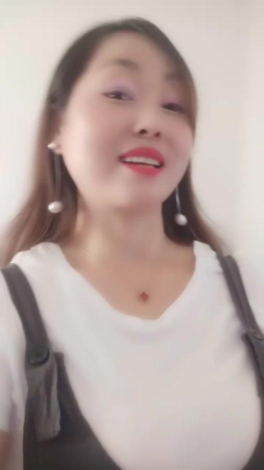我好幸福老娘又杀鸡给我吃啦,我的爸妈是世界上最好的,我的爸妈自己再苦再累都不会叫一声,在他