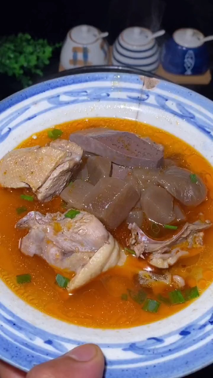 #轻知计划#酒店的酸萝卜老鸭汤,酸爽开胃,其实做法非常简单