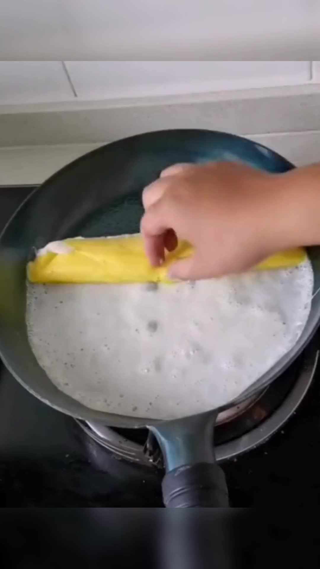 #我要上热门#纯鸡蛋做千层饼,做法非常简单,宝宝喜欢吃!