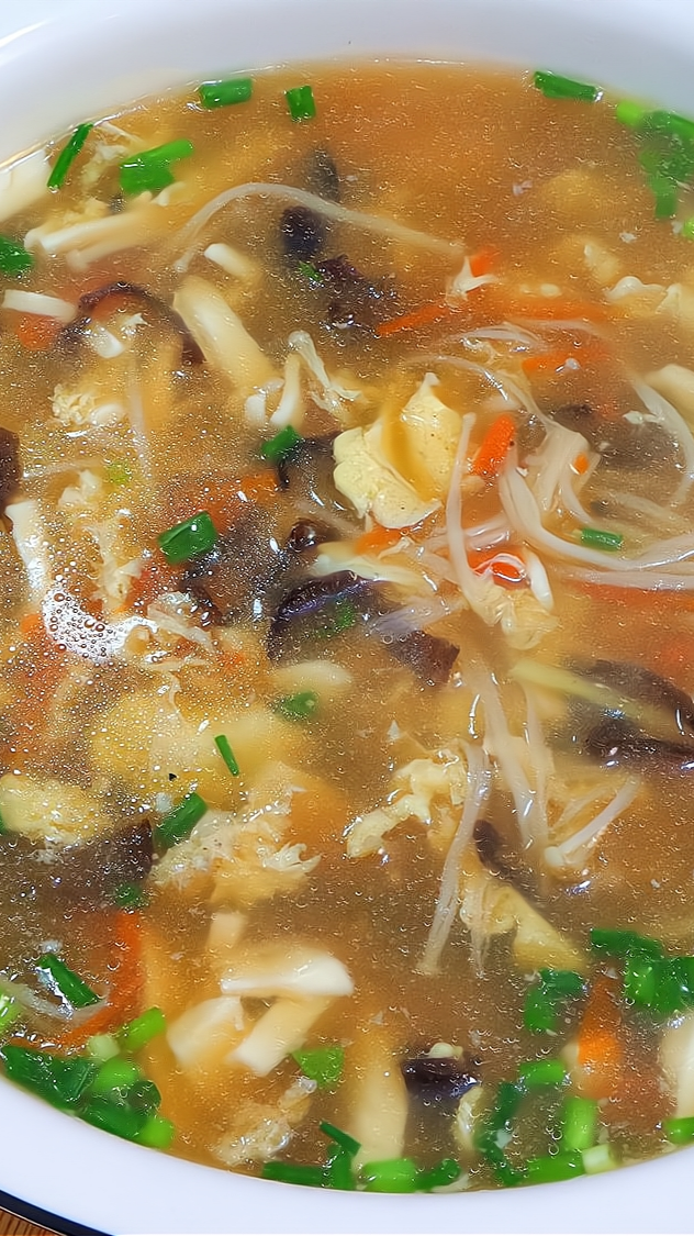 #我要上热门#酸辣汤正确的做法,简单营养又好喝,暖身暖胃,上桌一锅不够喝