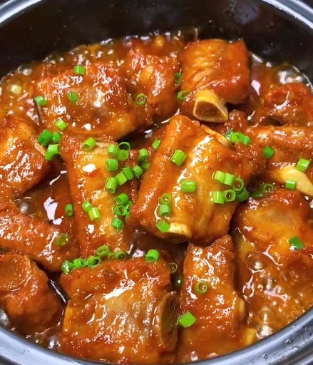 #家乡特色美食#教你在家做好吃的香辣排骨煲,吃一次就上瘾,超香