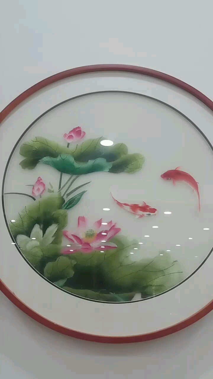 好看的秀品画,荷花鲤鱼图,寓意和谐年年有鱼