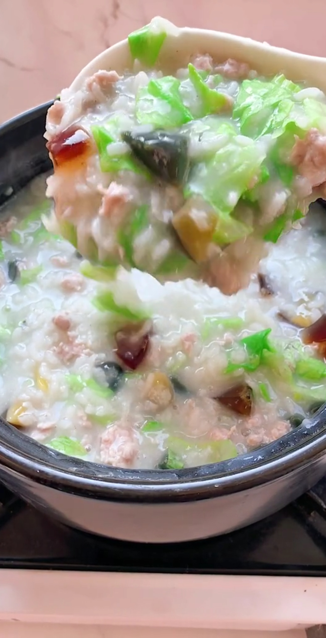 快速熬出皮蛋瘦肉粥,15分钟就出锅,口感顺滑,鲜香美味