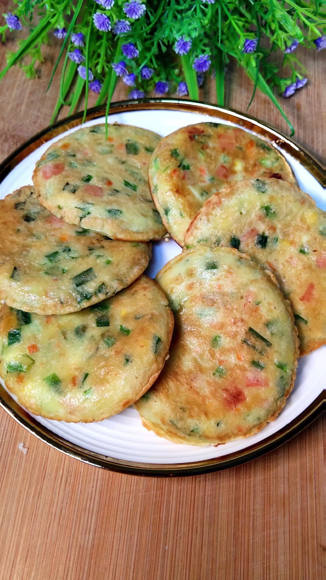 #美食看中国#蔬菜鸡蛋饼这样做太好吃了,大人小孩都喜欢,早餐几分钟搞定