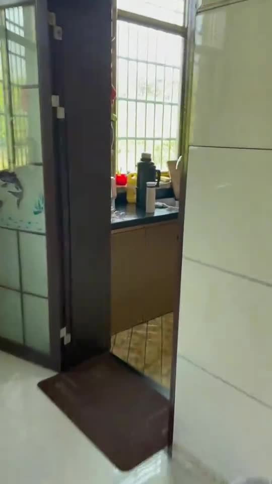 对于我们南北方结合的家庭来说,常会因早饭吃啥起争执,他爸爱吃白米粥,我爱喝河南的红薯糊涂,