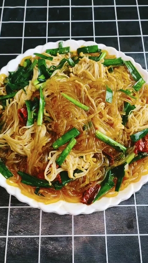 金针菇粉条炒韭菜