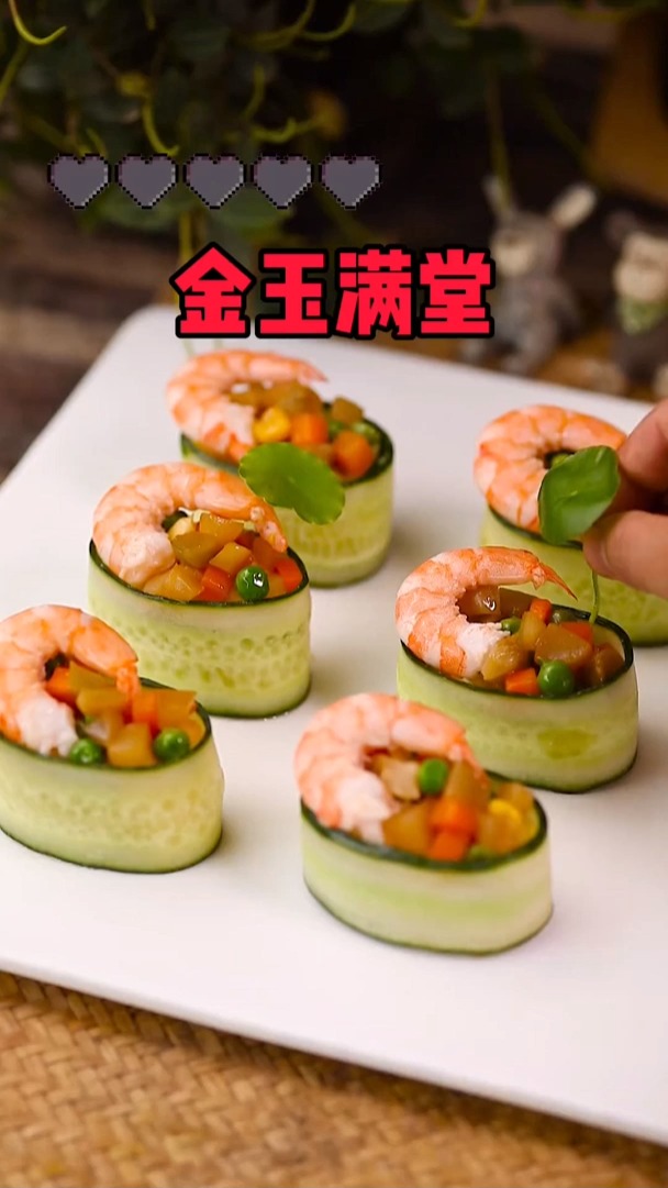 清爽又治愈的夏日轻食,用榨菜、黄瓜和虾做