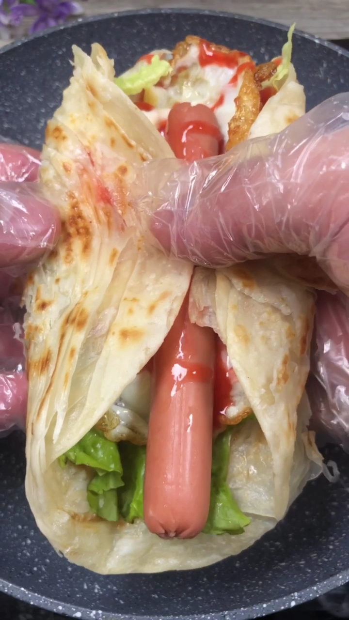 隔壁老王家的干儿子,又要吃手抓饼了!