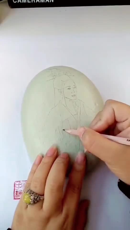 悠哉手绘:小姐姐的第一次以前没有发过画真人照片的作品这个小姐姐太漂亮啦没忍住