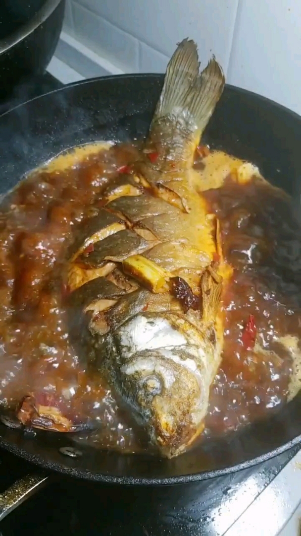 镜鲤鱼在家这么做,最少五碗米饭打底别拦我