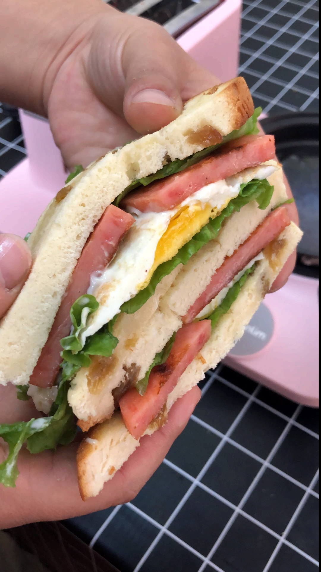 #舌尖上的乡村美食#1分钟教你在家做三明治,面包暄软有诀窍,孩子天天张罗吃