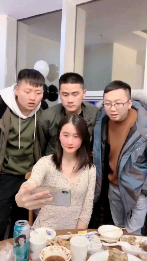 过年回家聚会这样玩,哈哈哈