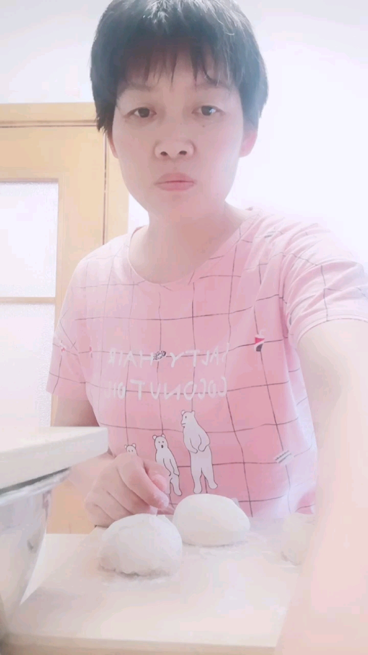 纯手工制作馒头