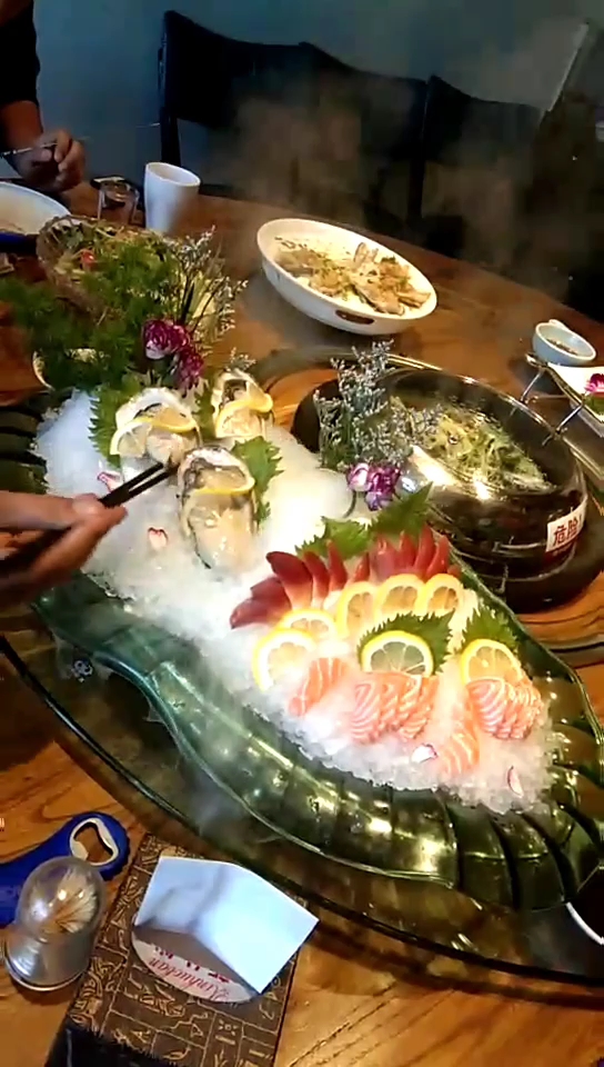 琢洲有滋有味威海鲜:古法蒸制.原汁原味.海鲜小炒.刺身烧烤.精美凉菜.特色蒸饺