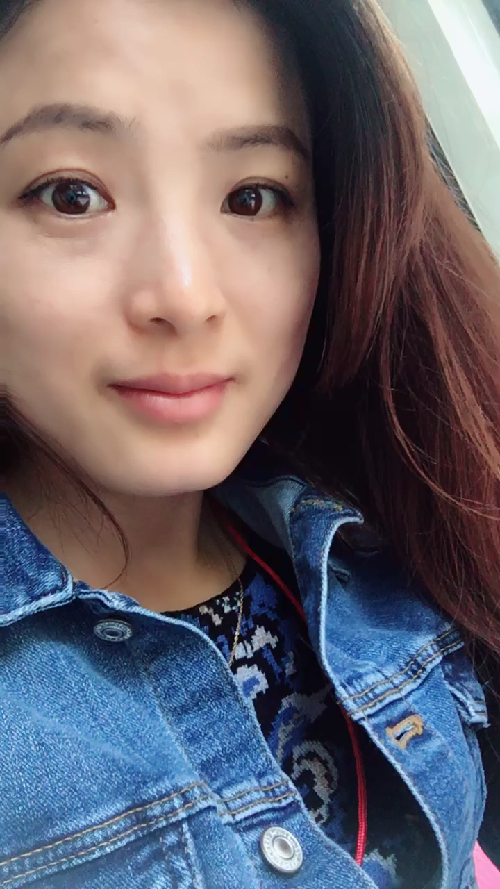小酒窝……慵懒的午后,天气晴朗～来杯拿铁咖啡,开启下午茶模式!