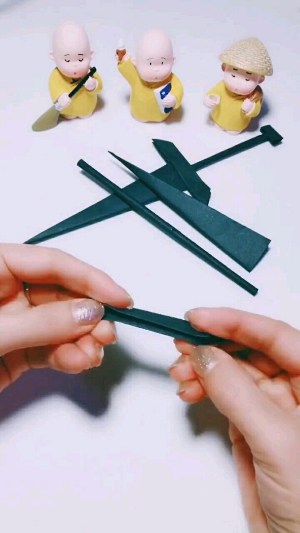 折纸武器教程,做一把短刀,男孩子都喜欢,学起来吧